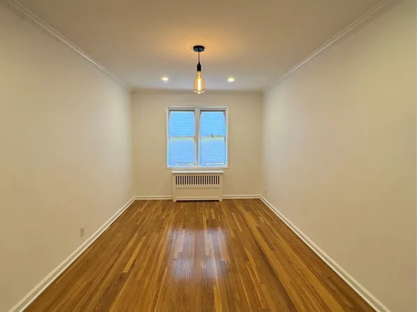 137 Smith #A4, Freeport, NY 11520