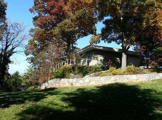 14 Crowningway Dr, Asheville, NC 28804