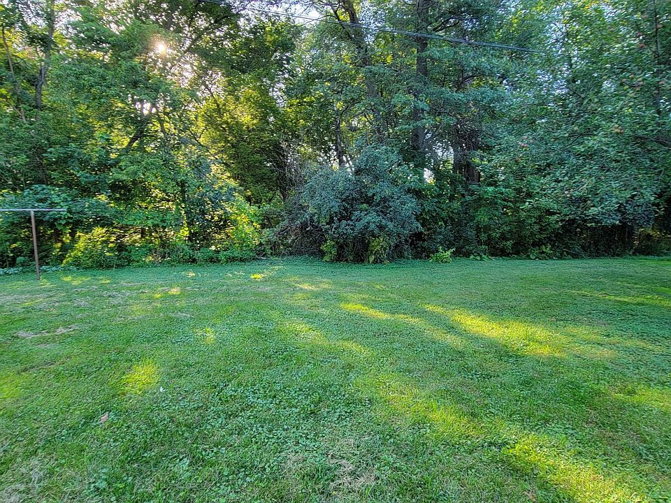 2nd image of 1516 Birchwood Dr