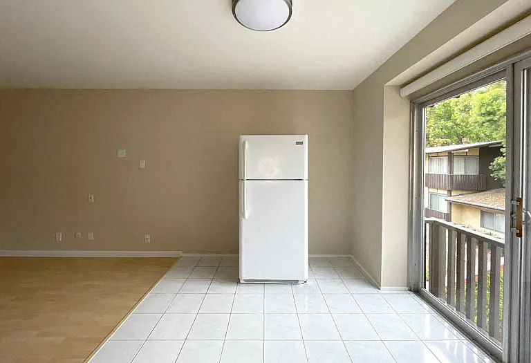 431 Dinahs Ct — Photo 9
