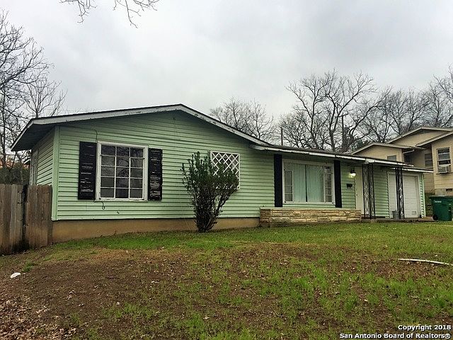 1st image of 218 Williamsburg Pl