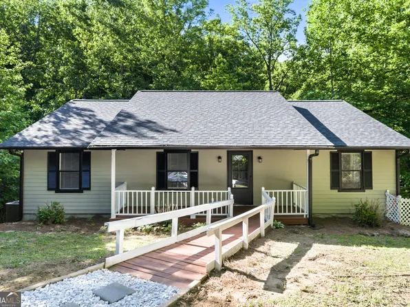 1029 Woodlawn Dr, Cleveland, GA 30528