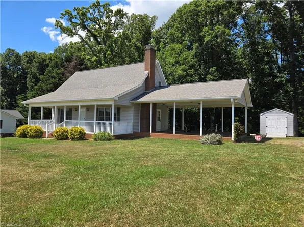 2497 Piney Mountain Rd, Walnut Cove, NC 27052