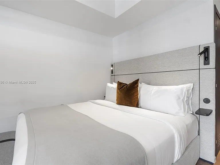 398 NE 5th St #3207 — Photo 15