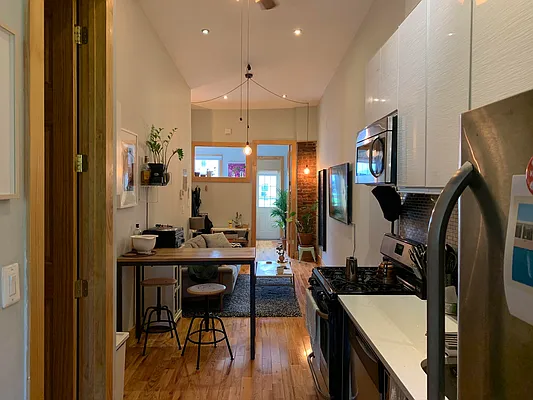 Rented by The Hamilton Group | media 14