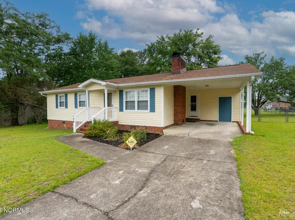 104 Curtis Avenue, Hamlet, NC 28345