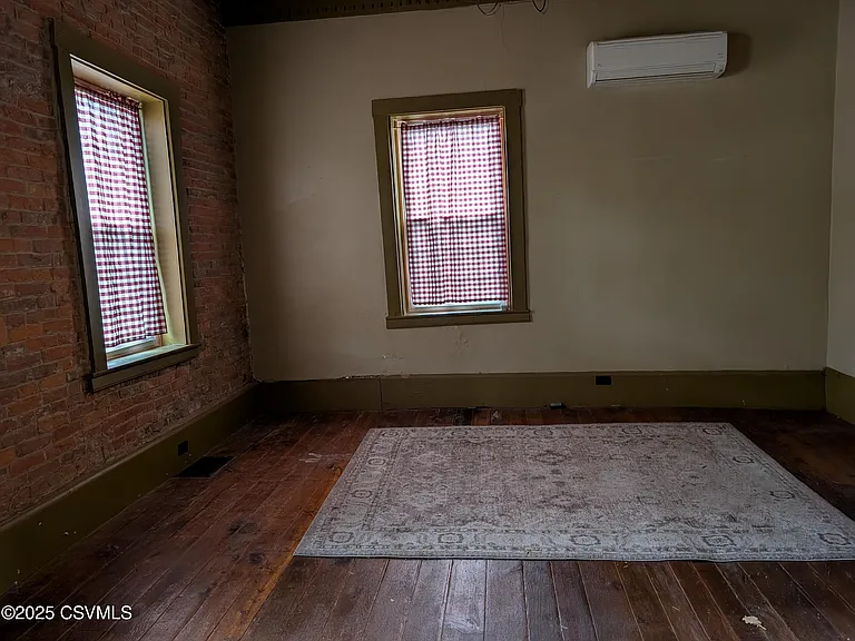 406 Market St — Photo 7