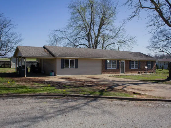 2217 Belle Aire Cir, Union City, TN 38261