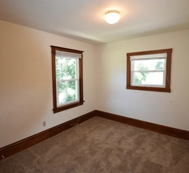 129 N Main St — Photo 5