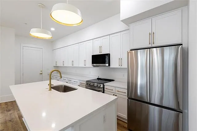 2 bed, 2.5 bath, 1040 sqft, $2,400 — Photo 4
