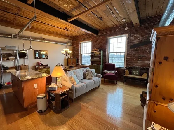 130 John St Unit 216, Lowell, MA 01852