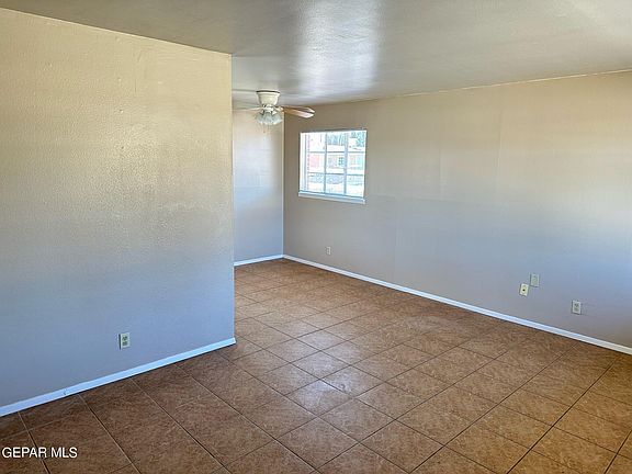 3rd image of 5732 Arrowhead Dr