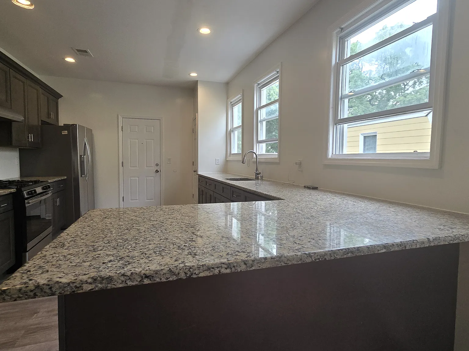 3 bed, $2,600 — Photo 3