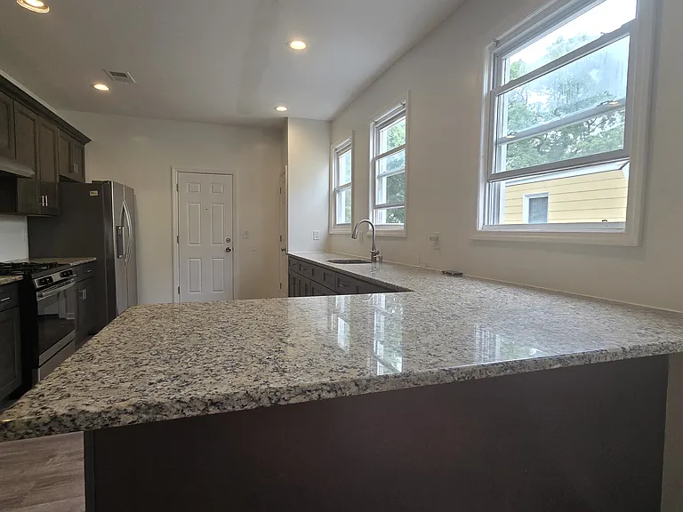 270 S Burnett St #2 — Photo 3