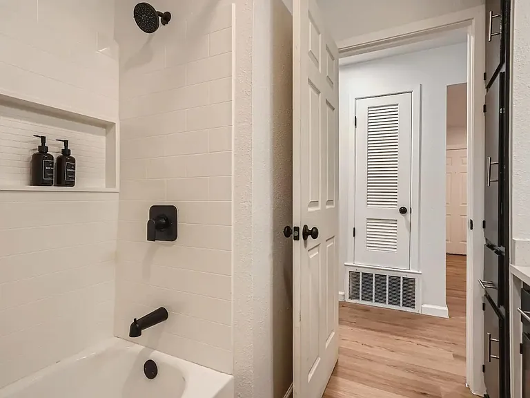 306 E Powell Ln #A — Photo 6