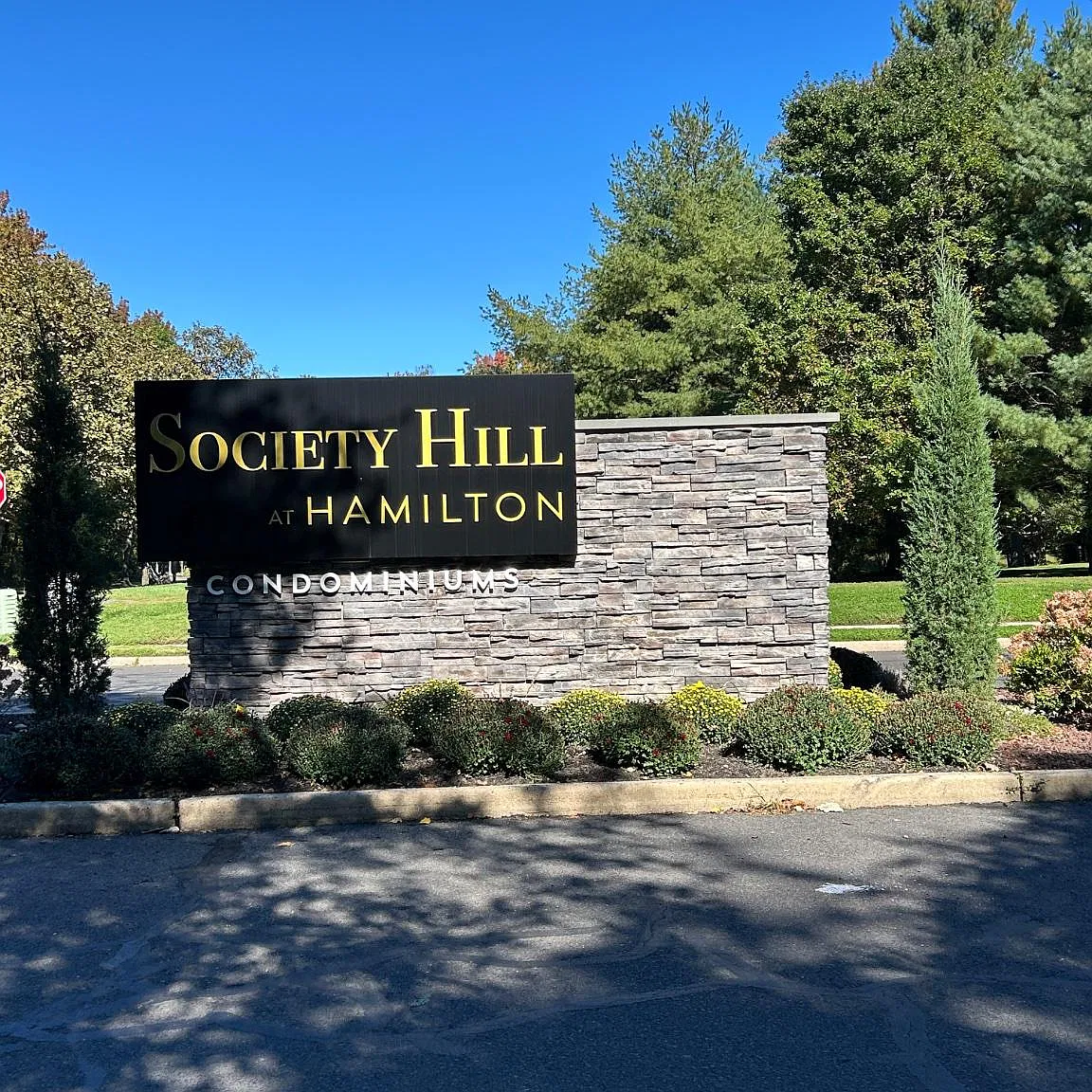 2 bed, 2.0 bath, 1100 sqft, $2,400 — Photo 1