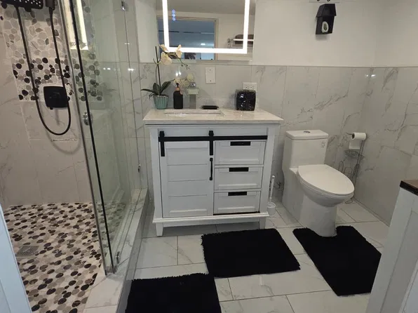 9999 Southwest Ct, Hollywood, FL 33023