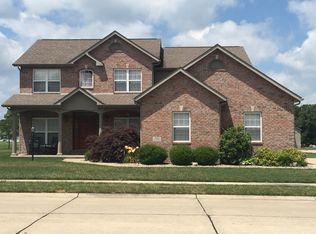 722 Stonecreek Dr, Staunton, IL 62088