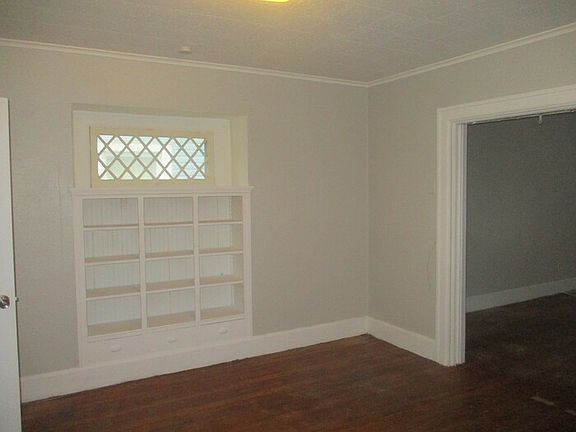 4th image of 710 Wilfred Ave #1