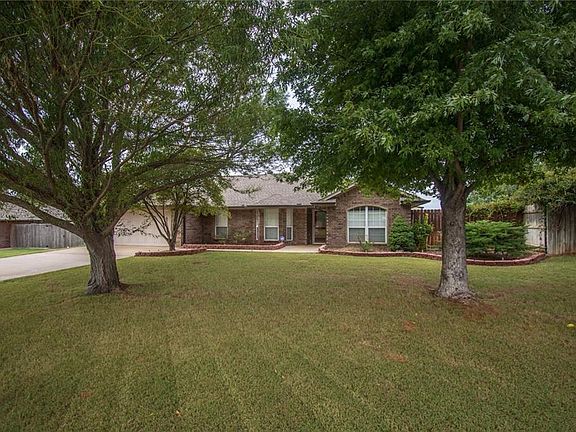 5th image of 133 Calhoon St