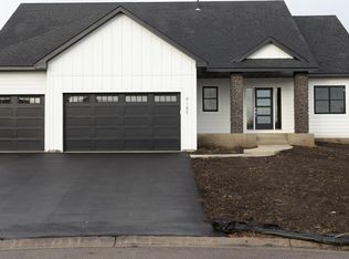 9185 187th St W, Lakeville, MN 55044