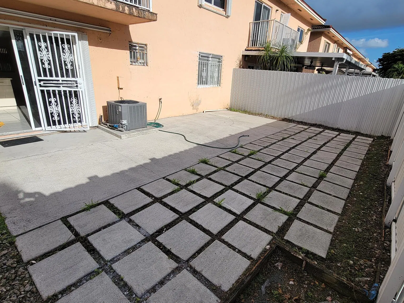 2 bed, 960 sqft, $2,500 — Photo 3
