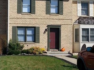 6592 Hollow Dr, East Petersburg, PA 17520