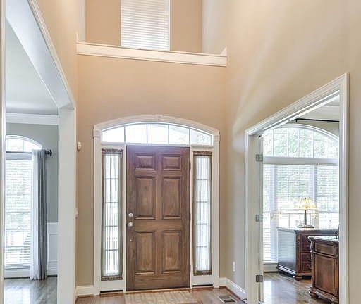 5th image of 2537 Benington Pl