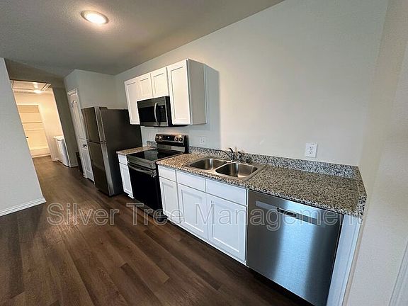 4th image of 2914 Jones St #A