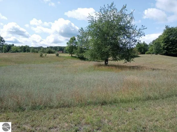 11811 M 72 E, Williamsburg, MI 49690