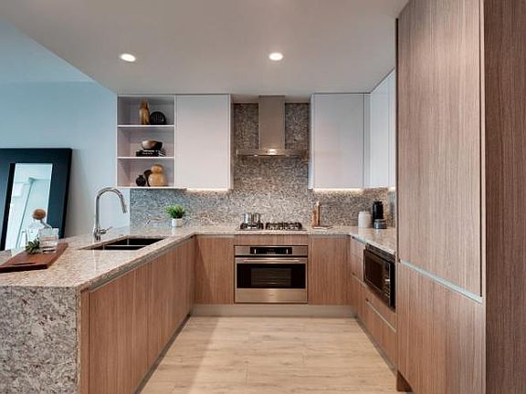 2nd image of 1150 N Wells St #3