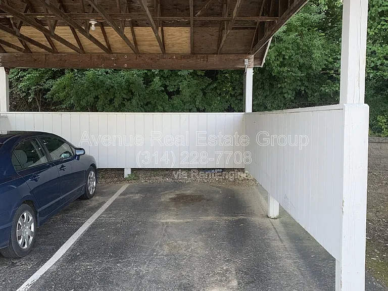 1231 Creve Coeur Crossing Ln #I — Photo 19