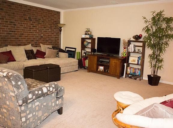 4th image of 4512 Jefferson St APT 12