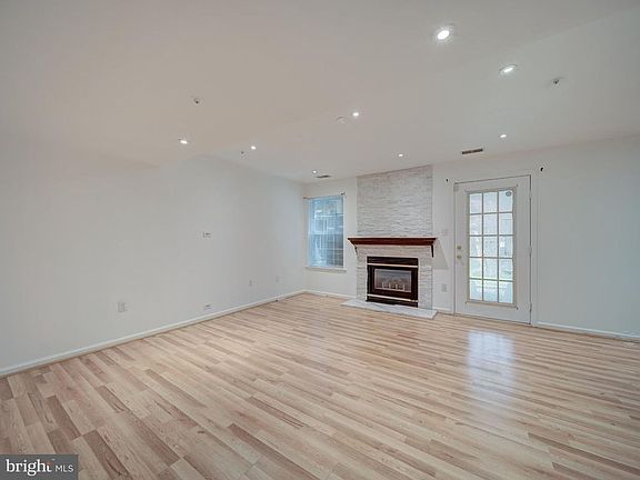 4th image of 3019 Spice Bush Rd