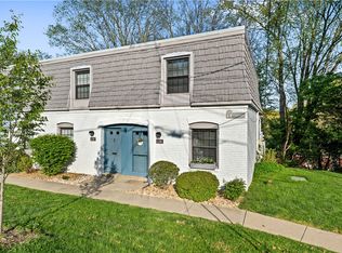 1120 Pennsbury Blvd, Pittsburgh, PA 15205