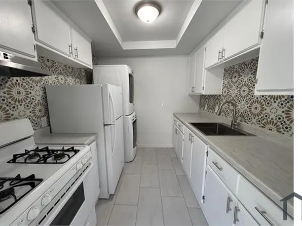 66299 Desert View Ave APT B, Desert Hot Springs, CA 92240