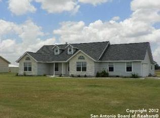 1321 County Road 320, Floresville, TX 78114