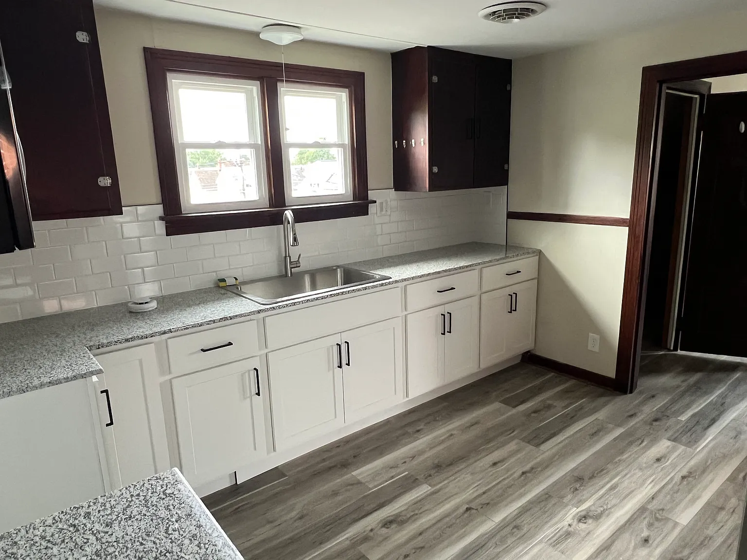 2 bed, 854 sqft, $1,300 — Photo 1