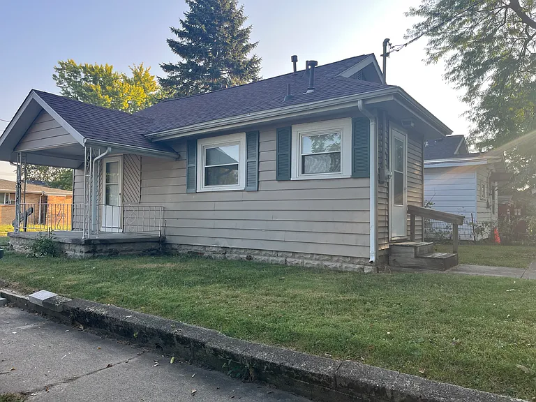 1600 S Franklin St — Photo 3