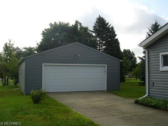 3rd image of 659 West Dr
