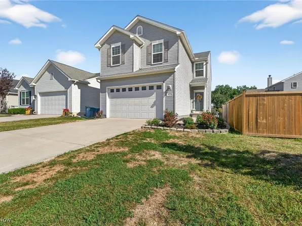 923 Longitude Ln, Amherst, OH 44001