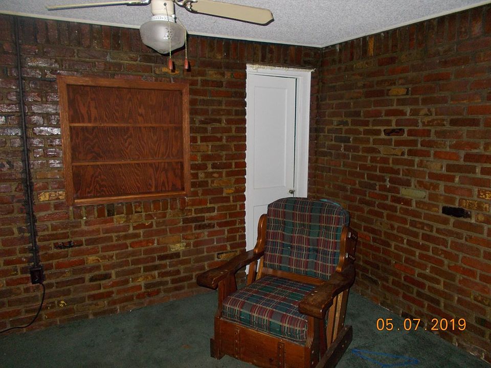 2nd image of 500 N 32nd St