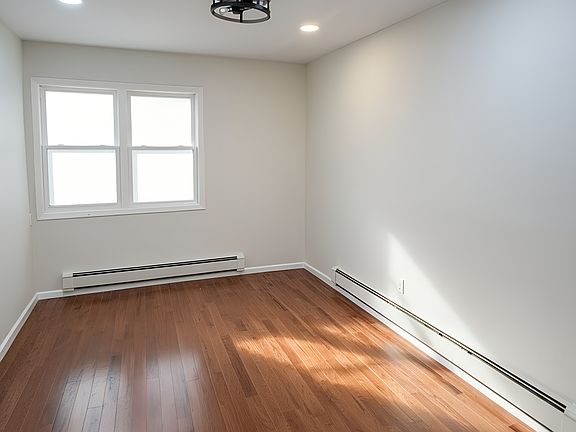 4th image of 377 Jerome St Floor 2