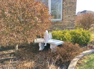 524 Burberry Ln, Rochester, IL 62563