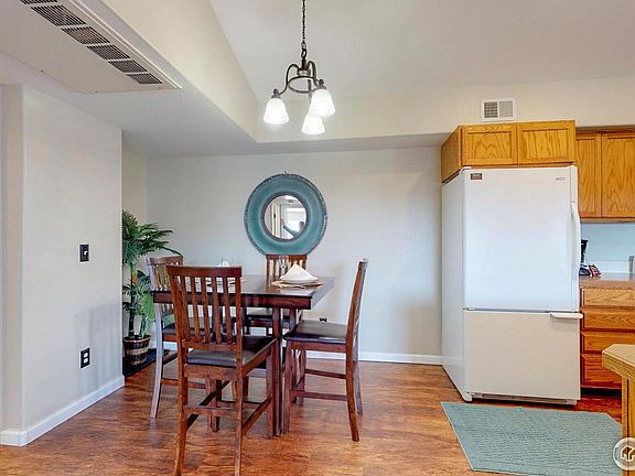 4th image of 1296 Lake Cir Unit 13G
