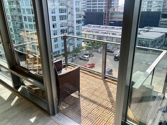 3rd image of 1100 S Hope St APT 1208
