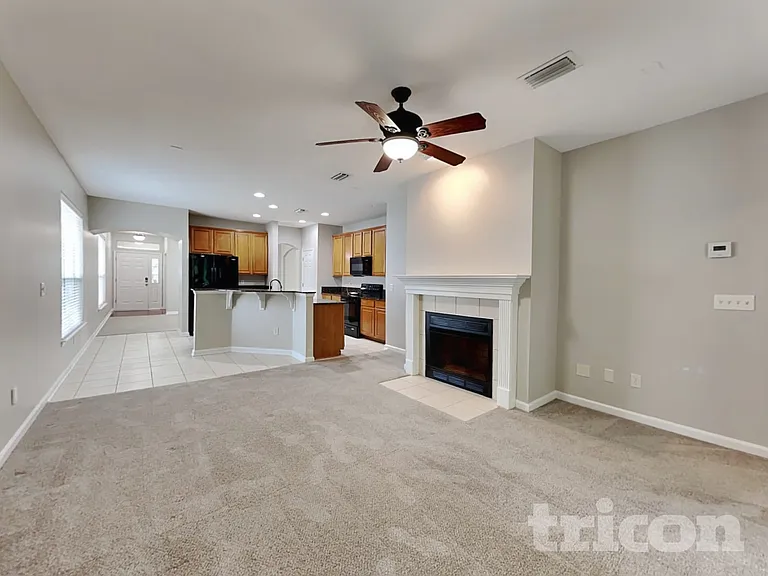 272 Silver Glen Ave — Photo 2
