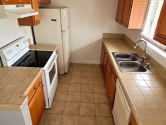 5th image of 862 S Mollison Ave APT 10