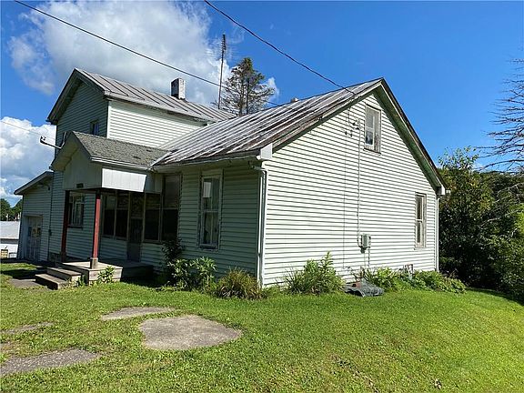 3rd image of 1117 E Main St