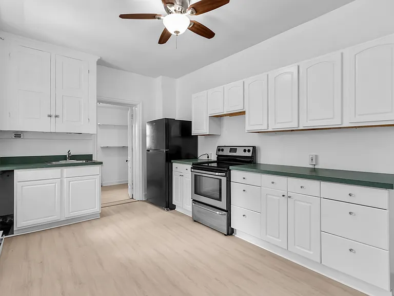 227 E Garrison St #1 — Photo 9